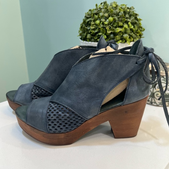 Free People Revolver clog in deep teal - Picture 2 of 6